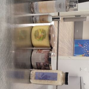 Bath & Body Works Aromatherapy Bath Collection - Cream and Lavender